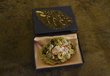 Брошь текстильная