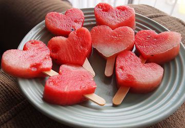 ДЕКОРИРУЕМ СТОЛ - ПОДЕЛКИ ИЗ АРБУЗА!