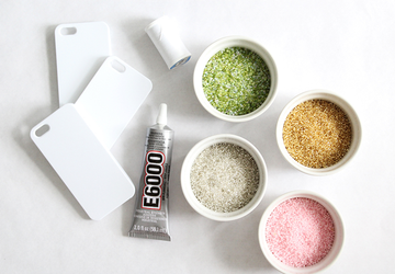 Как украсить чехол мобильного телефона для особого случая.