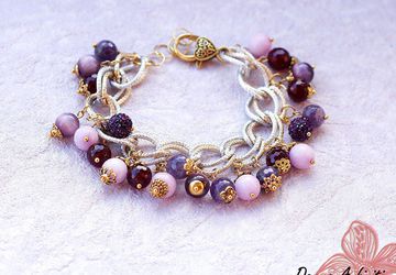 Браслет на цепочке с подвесками