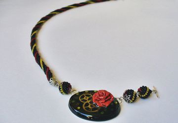 Колье с кулоном "Роза времени"