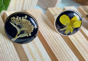 Кольца с "живыми" цветами.