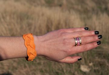 ЯРКИЕ КОЖАНЫЕ БРАСЛЕТЫ