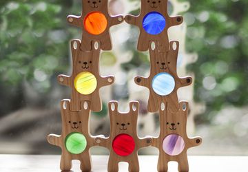 Семь зайцев в цветах радуги