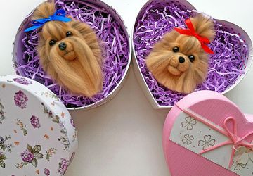 Брошь ручной работы "Йоркширский терьер"