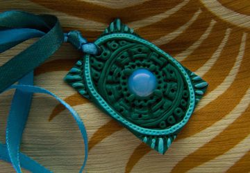 Кулон "Лунный нефрит"