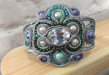 Браслет в сутажной технике.