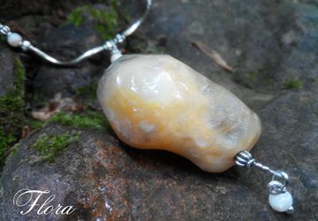 Волшебное ожерелье с агатом и кварцем