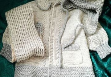 Комплект вязаный на девочку-шапка, шарфик и кардиган