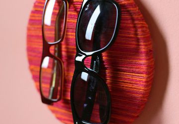 Декоративный органайзер для очков.