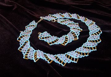 Лазурный комплект: ожерелье и браслет из бисера