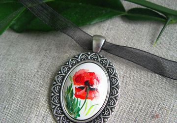 Нежный кулон с красным маком. На заказ