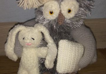 Сова сплюшка с подушкой и зайчиком