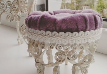 Пуфик из серии Маркиза