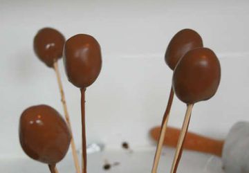 Шоколадные яйца, почти как настоящие