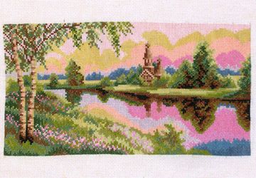 На розовой зорьке. Вышитая картина