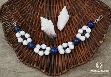 Браслет на замке из натуральных камней