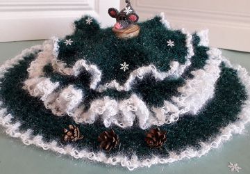 Вязаная юбочка для новогодней ёлочки.