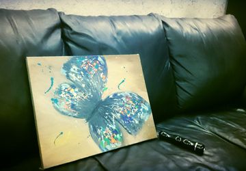 картину нарисовала красивая девушка 👯 :):)