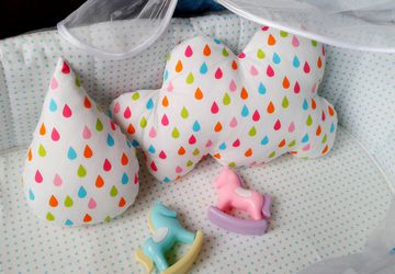 Подушки в детскую кроватку