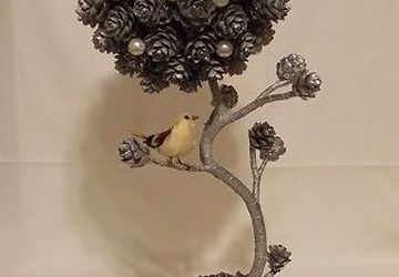 Топиарий из шишек