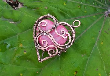 Кулон из медной проволоки