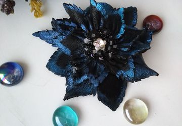 Брошь "Черный цветок"