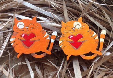 Деревянная брошка "Тёплый кот"