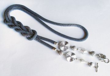 Лариат из бисера Серебряный дождь