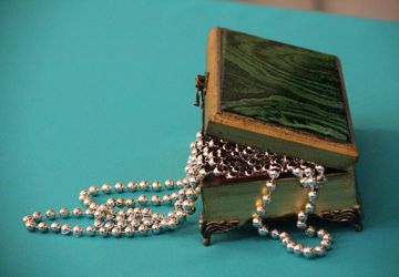 Красивая шкатулка для украшений