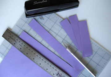 Бумажная гирлянда из сердец ко Дню святого Валентина.