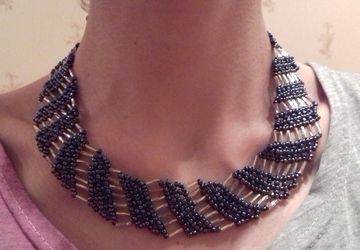 колье из бисера