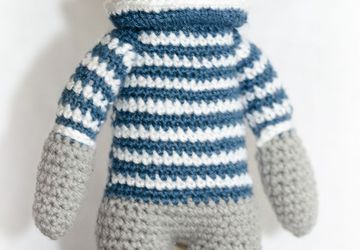 Серый Волчок амигуруми