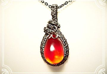 Кулон на цепочке "Вкус клубники"