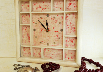 Часы настенные или настольные