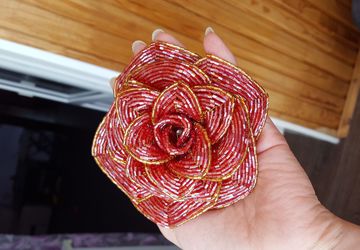 Роза из бисера