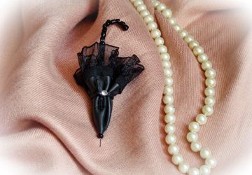 Брошь-зонтик