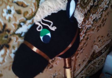 Конь на палочке