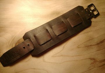 Кожаный браслет