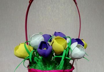 Корзинка с крокусами