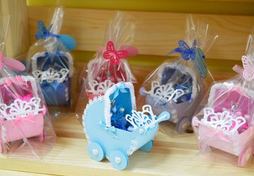 коляска с пожеланиями новорожденному