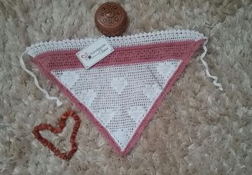 Косынка для малышки "Сердечки"