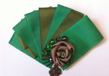 Брошь "Роза лесу"