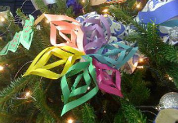 Объемные снежинки из бумаги