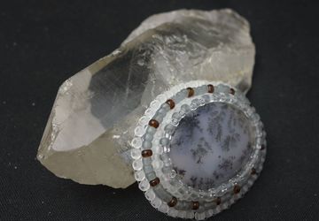 Брошь "Метель в лесу"