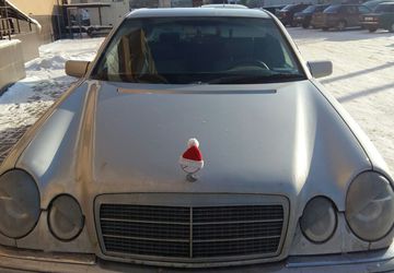 Аксессуар для мерседеса "Новогодняя шапочка"