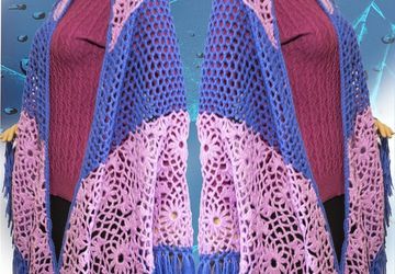 Вязаная теплая шаль.