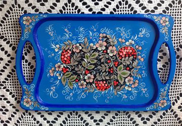Поднос с ручной росписью.