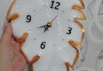 Часы листик