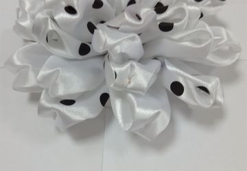 Бант на резинке для волос